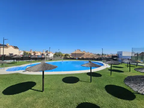 Chalet adosado en Espartinas