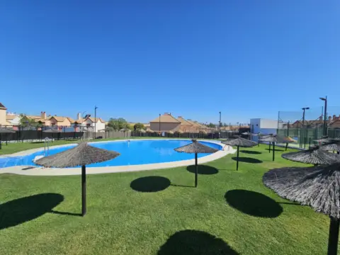 Chalet adosado en Espartinas