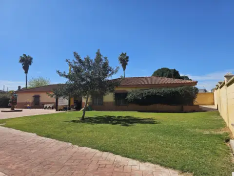 Chalet unifamiliar en Almensilla