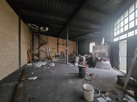 Nave industrial en Avenida de Aznalcázar