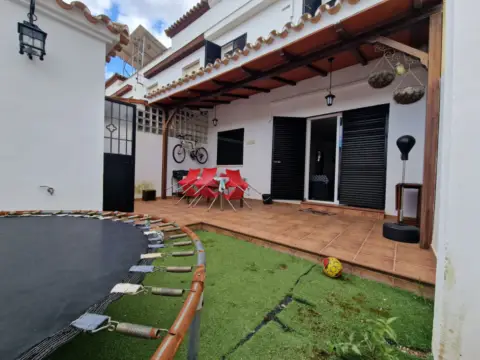 Chalet adosado en Benacazón