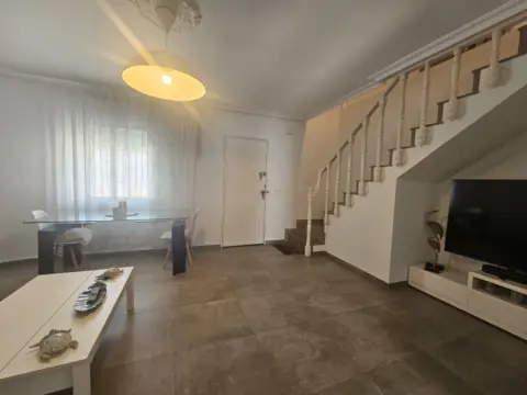 Chalet adosado en Umbrete