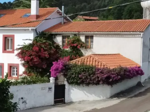 Chalet unifamiliar en A Carreira