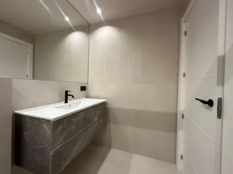 Piso de 3 habitaciones en alquiler en Escaldes-Engordany · 36 de 60