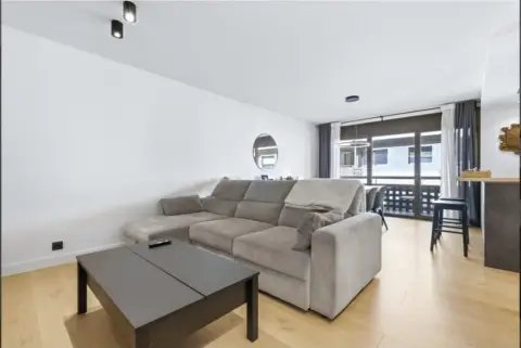 Pis de 3 habitacions en venda a Andorra la Vella · 50 de 60
