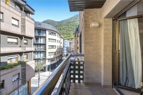 Pis de 3 habitacions en venda a Andorra la Vella · 51 de 60