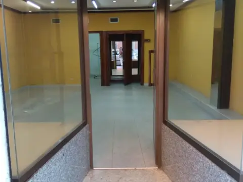 Local comercial en Paseo del Rollo