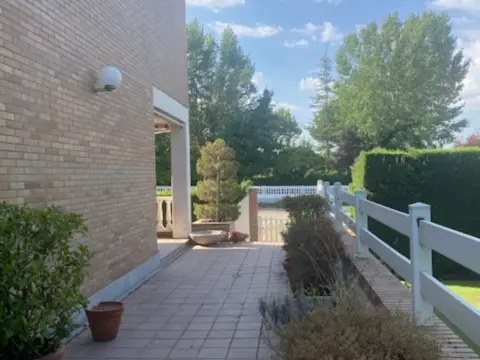 Chalet pareado en Carretera de Salamanca a Santa Marta de Tormes