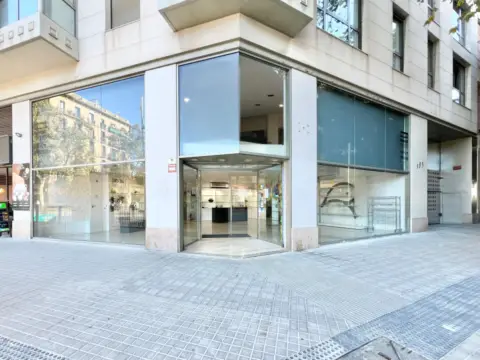 Local comercial en Carrer de Tamarit
