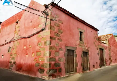 Rustic chalets in calle Manolo Millares