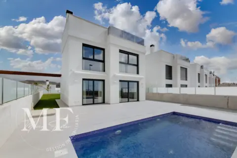 Chalet unifamiliar en Venta en Mutxamel