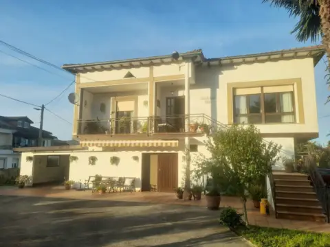 Casa en calle La Nogalera, nº 121
