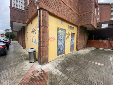Local comercial en Bidezabal Kalea