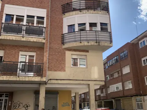 Dúplex en calle del Doce de Octubre, 3