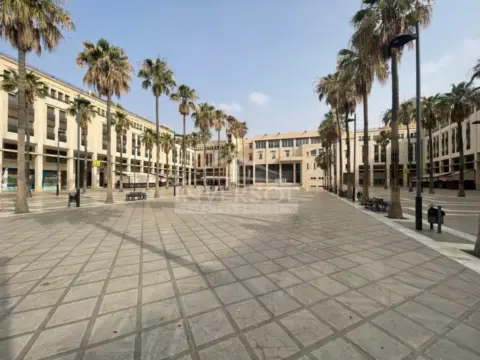 Piso en calle de Constantino, 38