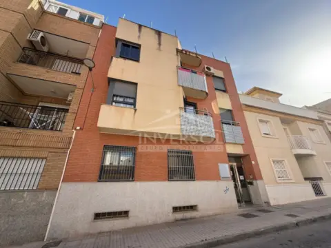 Piso en calle de Chile, 8