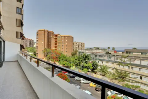 Piso en calle de Elías Ramos González, 5