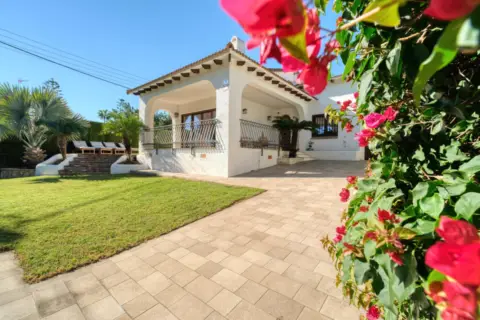 Chalet unifamiliar en Costa Daurada