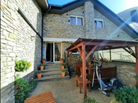 Casa en calle Ciutat de Sabadell