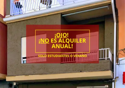 Casa adosada en Carrer Rei