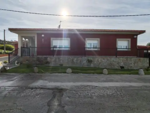 Chalet en calle Lugar de Bermún - Pereiriña
