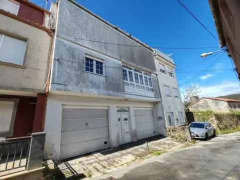 Casa adosada en Rúa de Fisterra