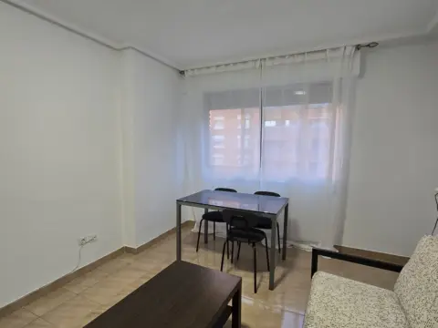 Piso en Vía Universitas