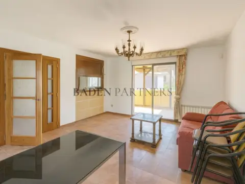 Casa adosada en Carrer Salinas