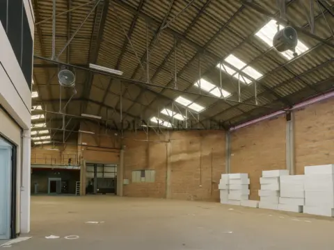 Nave industrial en Camino Capsades
