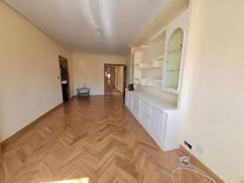 Piso en calle de Carcavilla, 4