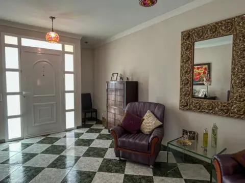 Casa adosada en calle de Chipre