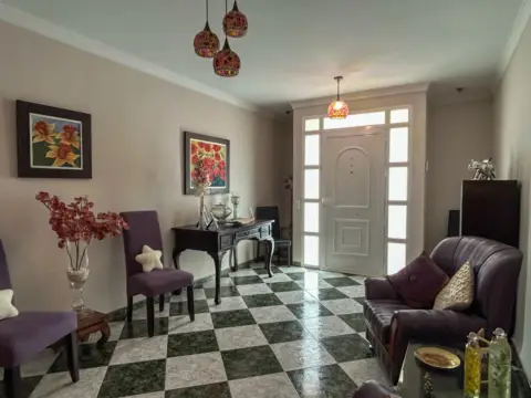 Casa adosada en calle de Chipre