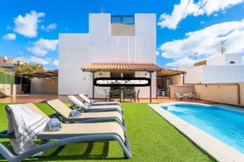 Chalet pareado en calle Florentín Díaz, 6
