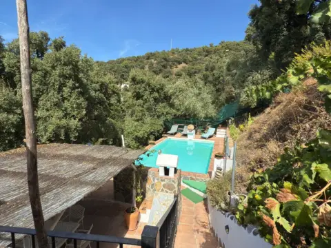 Chalet rústico en Carretera Ma-8304, Km. 35