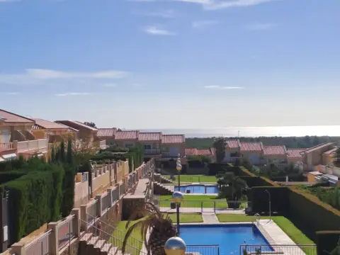 Casa adosada en Carrer Sortanelles