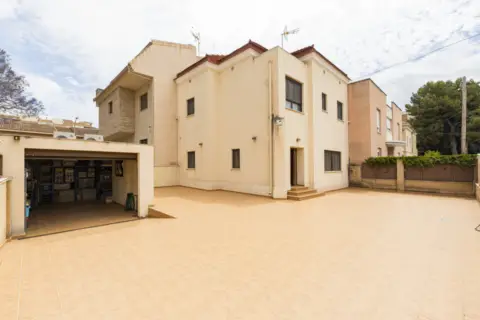 Chalet unifamiliar en calle Pablo Picasso