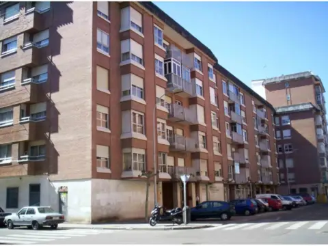 Garaje en calle de Cruz y Castillo, 8