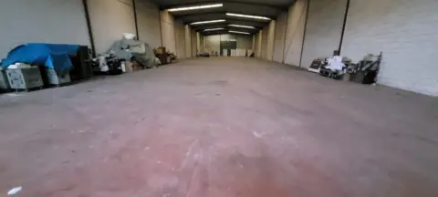 Nave comercial en Carretera Via de Servicio, nº S/N