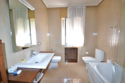 Piso en Avenida de Modesto Lafuente, nº sn