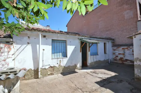 Casa adosada en calle de Zorrilla, nº SN