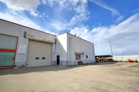 Nave industrial en Carretera Magaz, nº 1