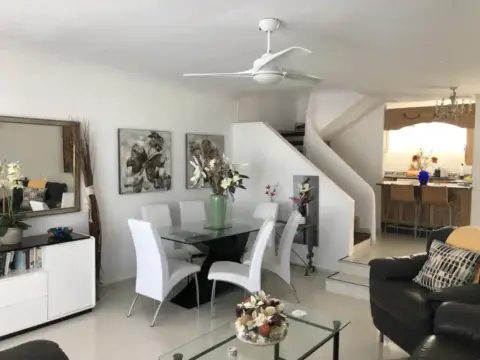 Chalet pareado en Avenida de Rafael Puig Lluvina, 34