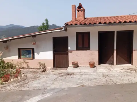 Chalet rústico en Pravia