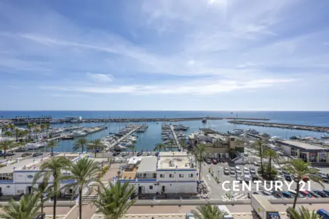 Apartamento en Urbanización Puerto Paraíso