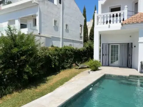 Chalet adosado en Urbanización Villa Parra Palomeras