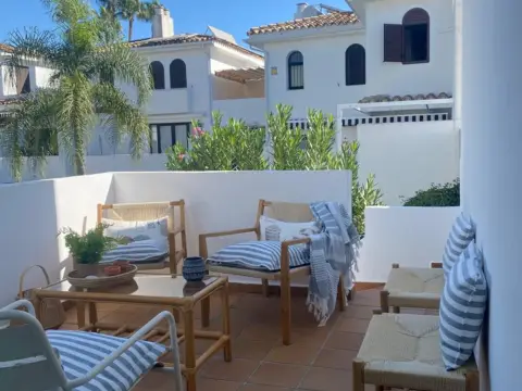 Casa adosada en calle Bolivia