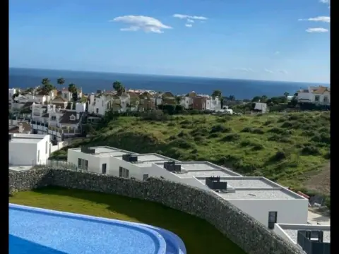 Chalet adosado en calle Pintores de Riviera