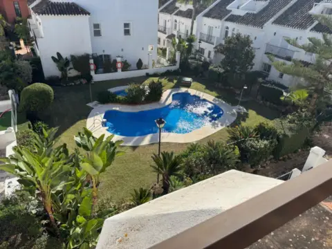 Chalet adosado en calle de Cecilia Böhl de Faber