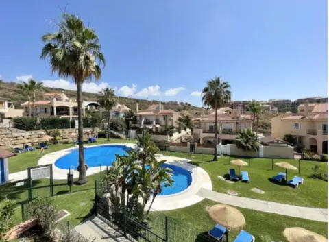 Chalet adosado en calle Tramontana de Riviera