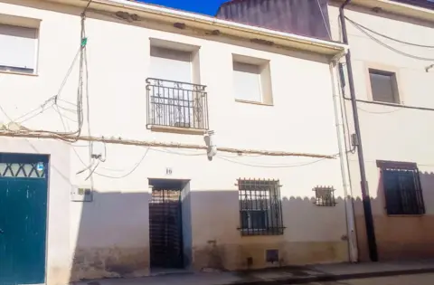 Casa adosada en calle de Toledo